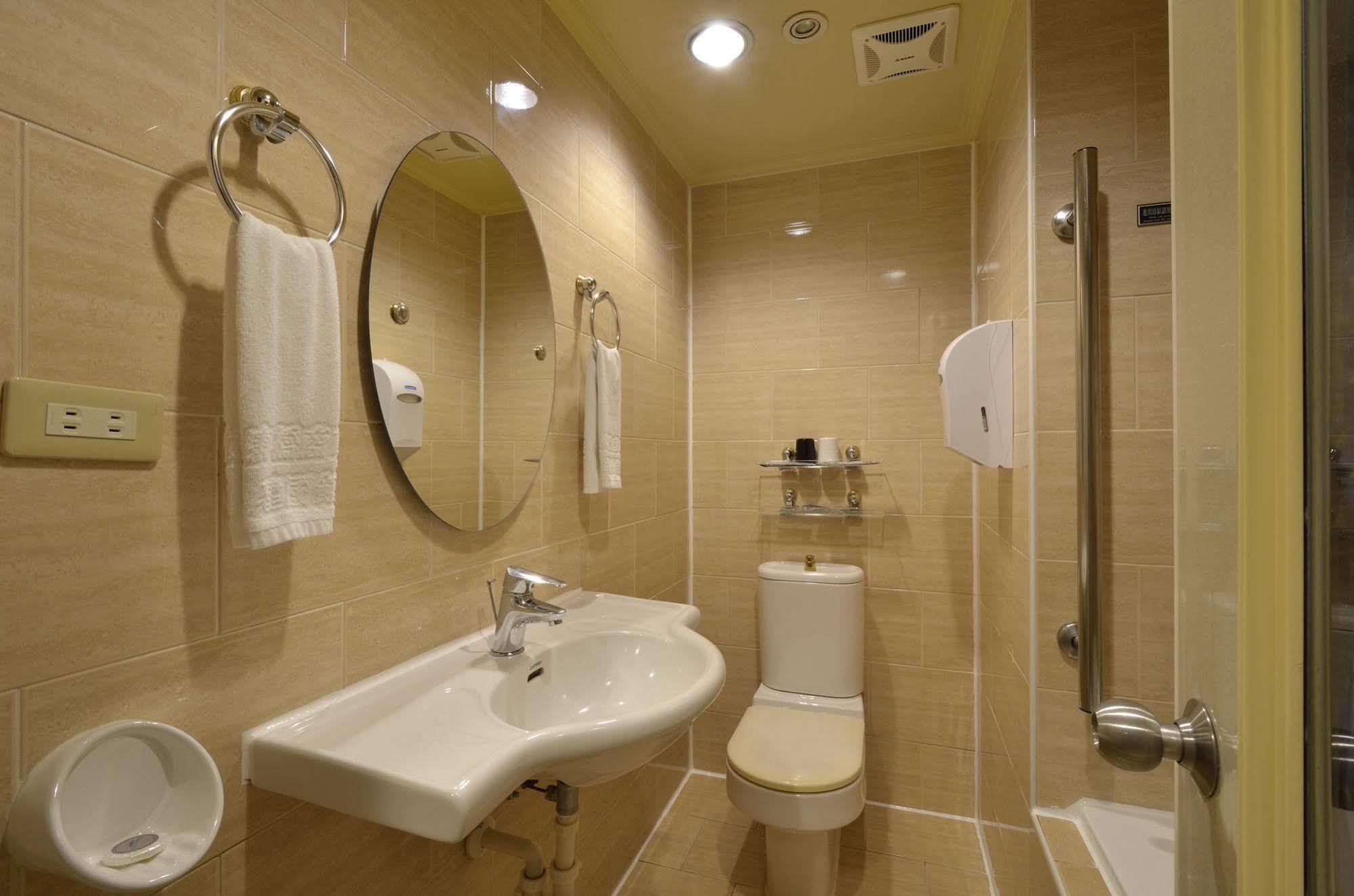 Goodness Hotel Kaohsiung Exterior photo
