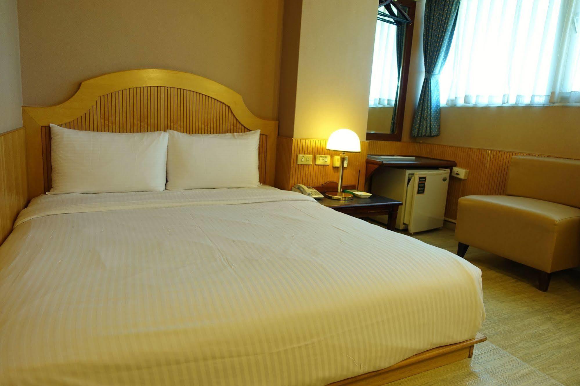 Goodness Hotel Kaohsiung Exterior photo