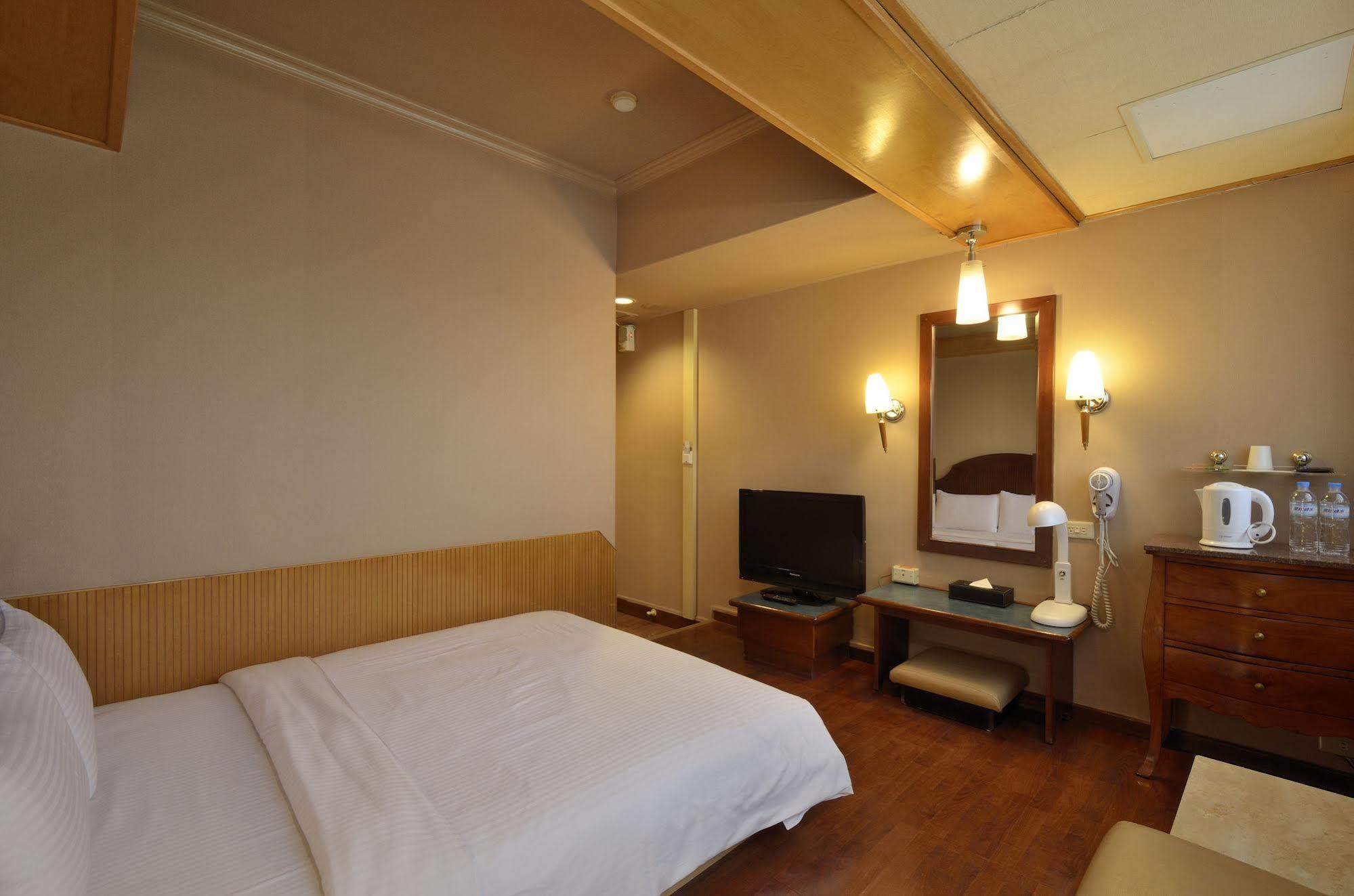 Goodness Hotel Kaohsiung Exterior photo